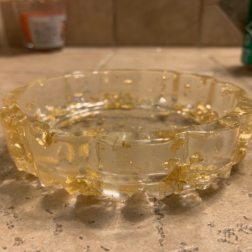 Handmade resin gold dish